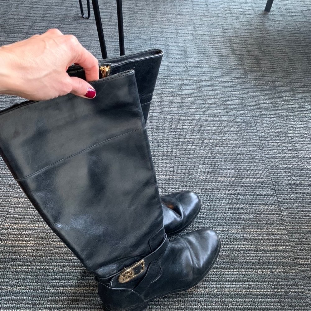 MICHAEL KORS RIDING LEATHER BLACK BOOTS